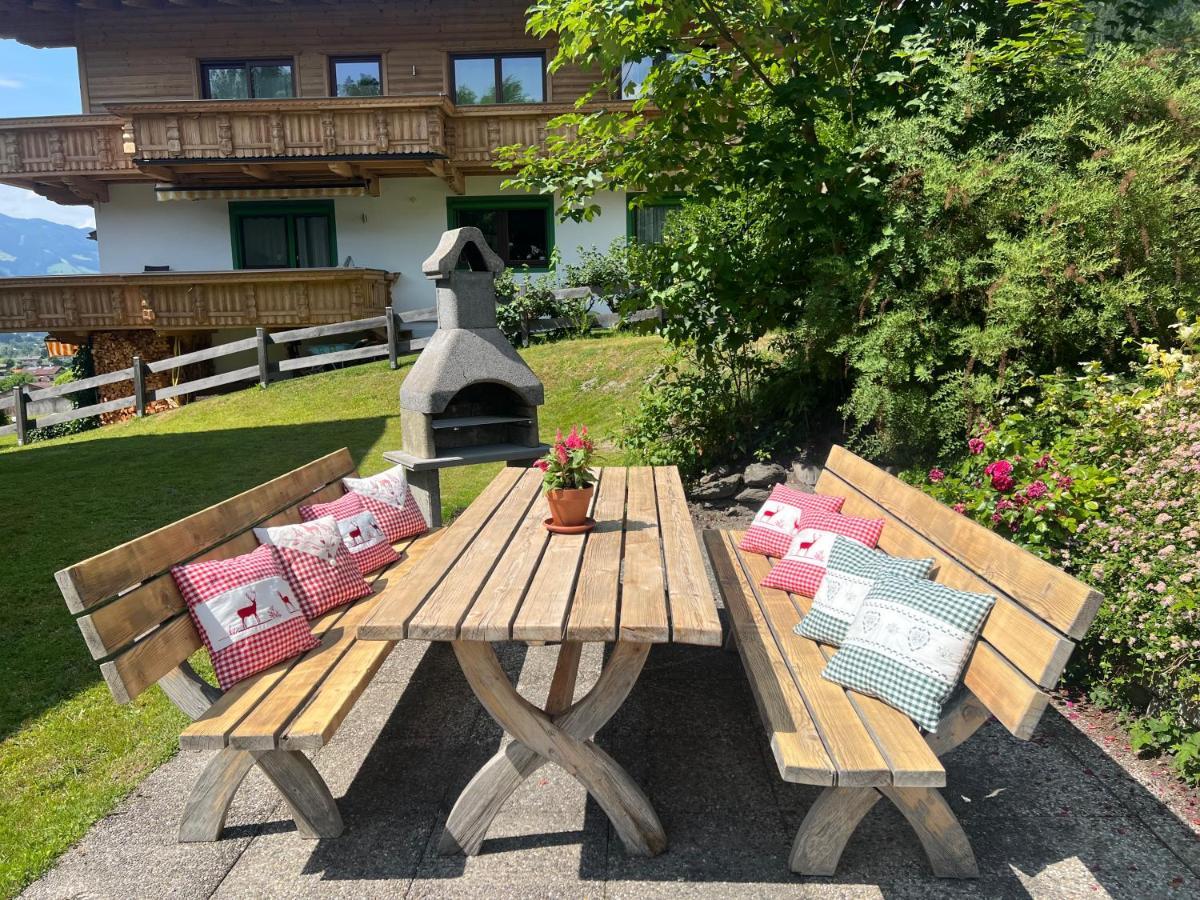 Ferienwohnung Platzhirsch Panorama View Balkon, Gartensauna, Garten, Grillplatz ستام المظهر الخارجي الصورة