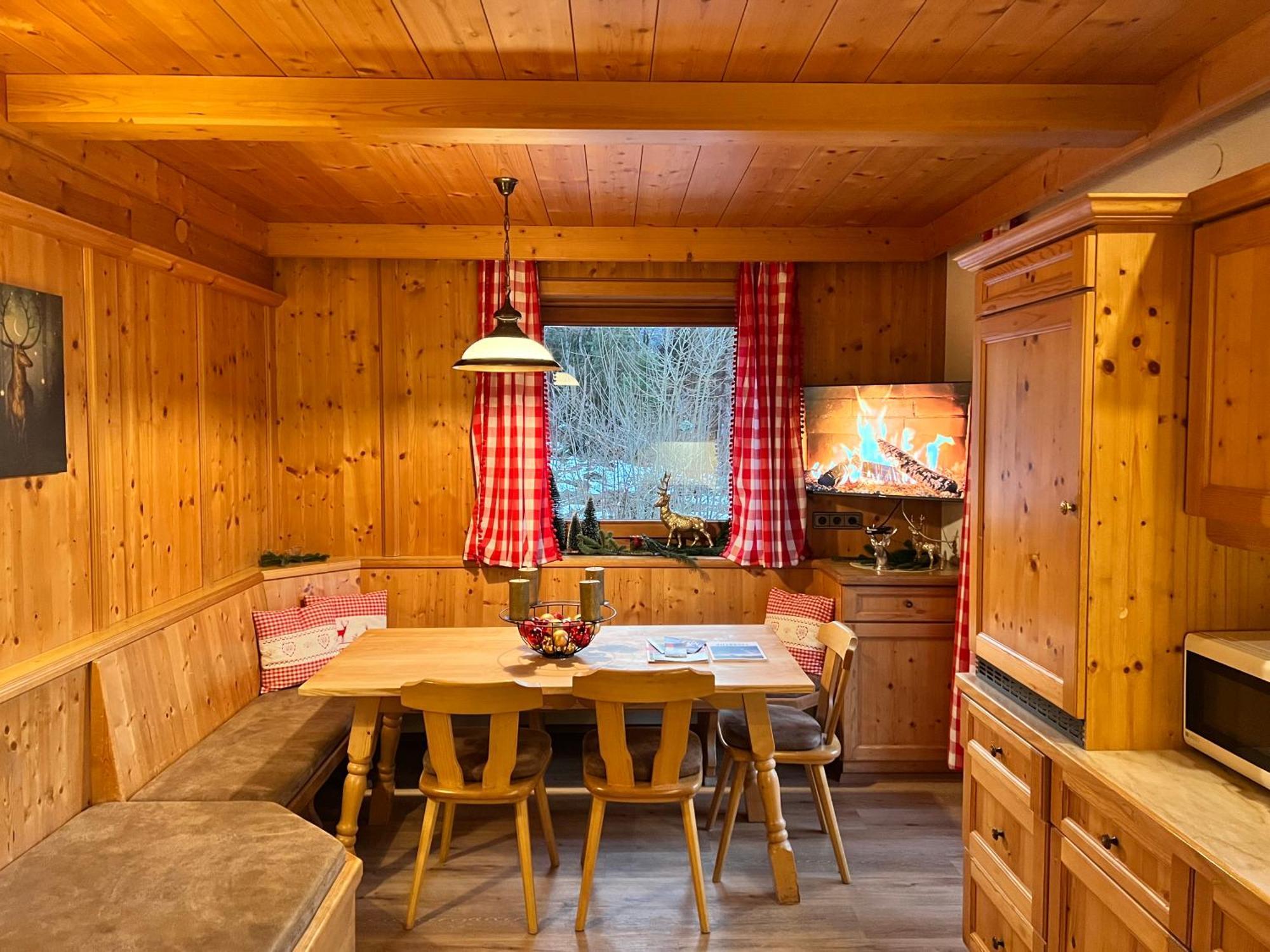 Ferienwohnung Platzhirsch Panorama View Balkon, Gartensauna, Garten, Grillplatz ستام المظهر الخارجي الصورة