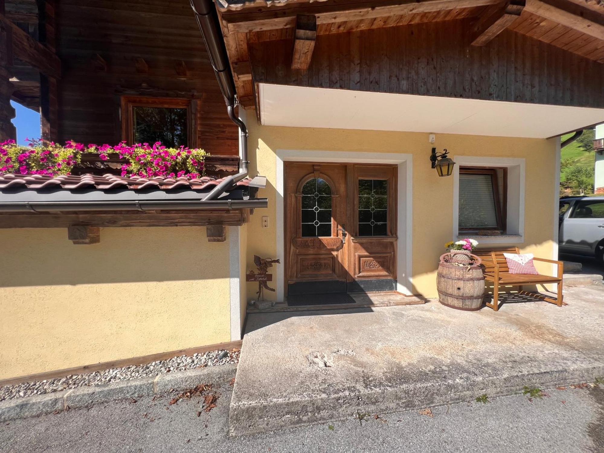 Ferienwohnung Platzhirsch Panorama View Balkon, Gartensauna, Garten, Grillplatz ستام المظهر الخارجي الصورة