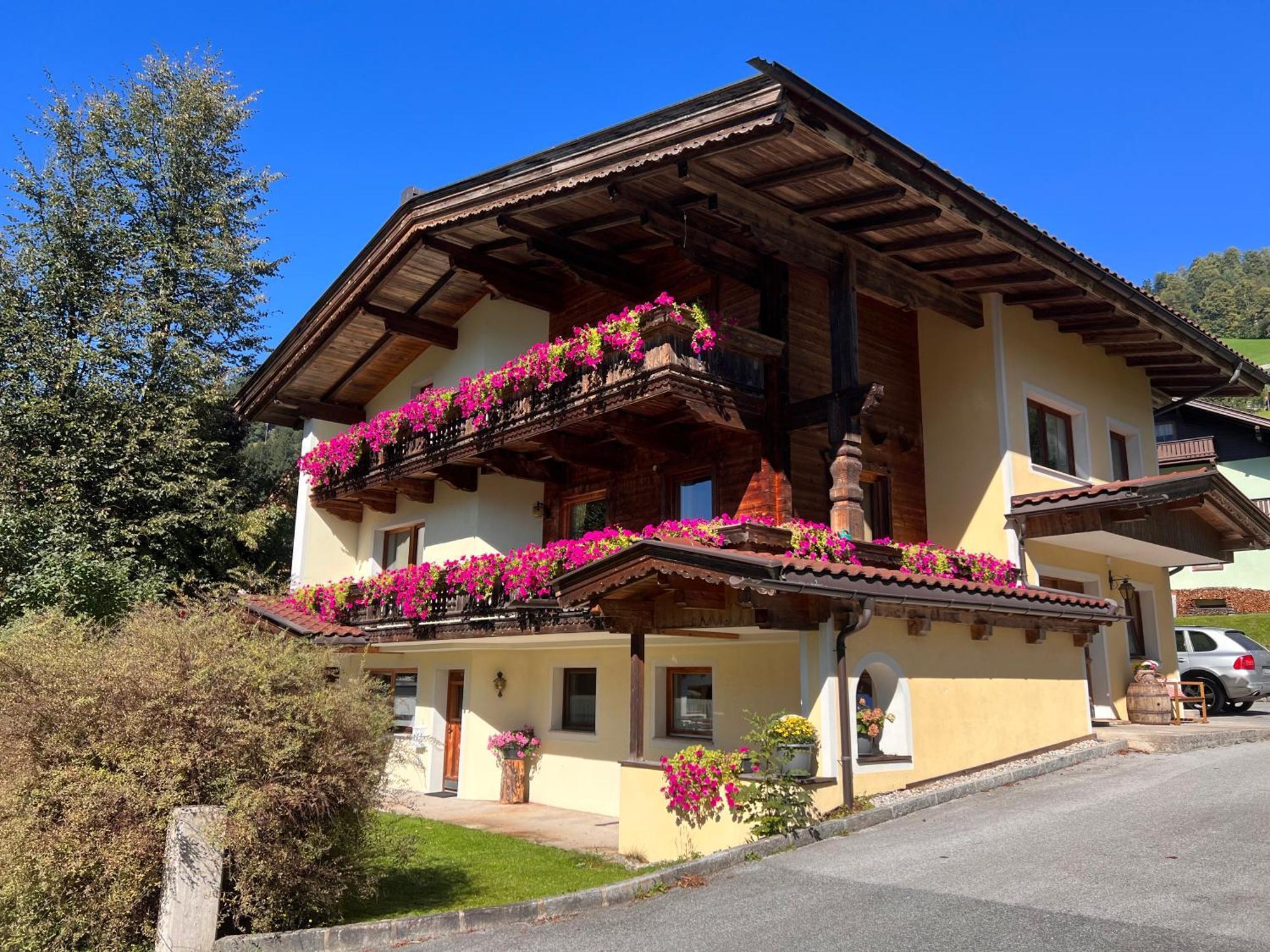 Ferienwohnung Platzhirsch Panorama View Balkon, Gartensauna, Garten, Grillplatz ستام المظهر الخارجي الصورة